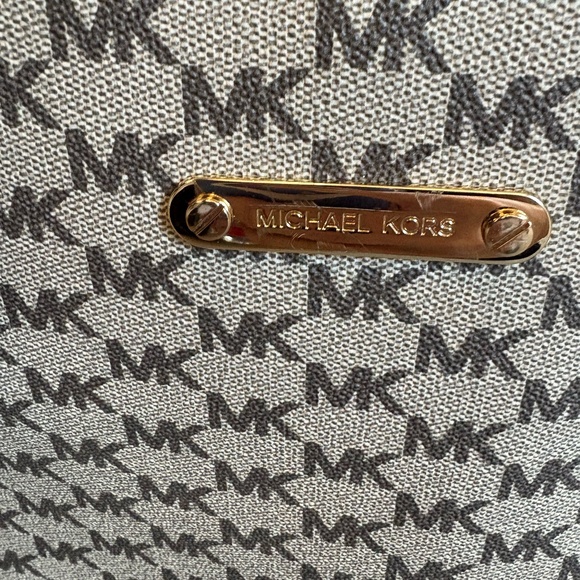 Michael Kors Monogram Brown Extra Large Tote Bag - Picture 7 of 8